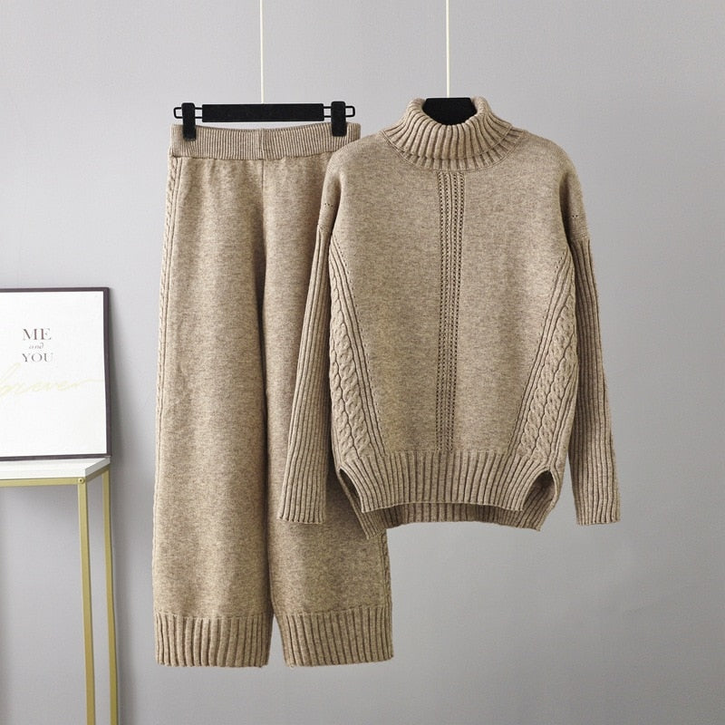 Conjunto Duas Peças Tricot Trabalhado Calça mais Pullover - Domênica