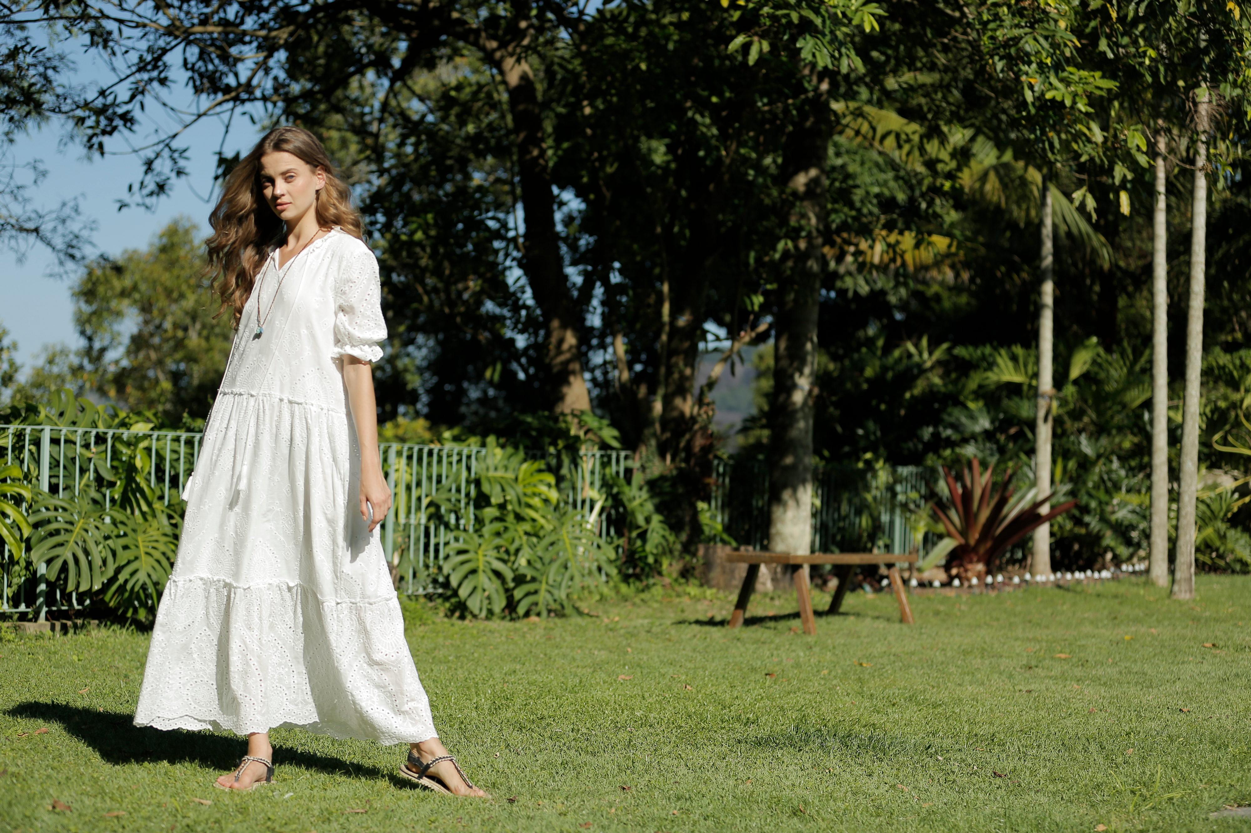 Vestido Gola V tecido Bordado - Casablanca